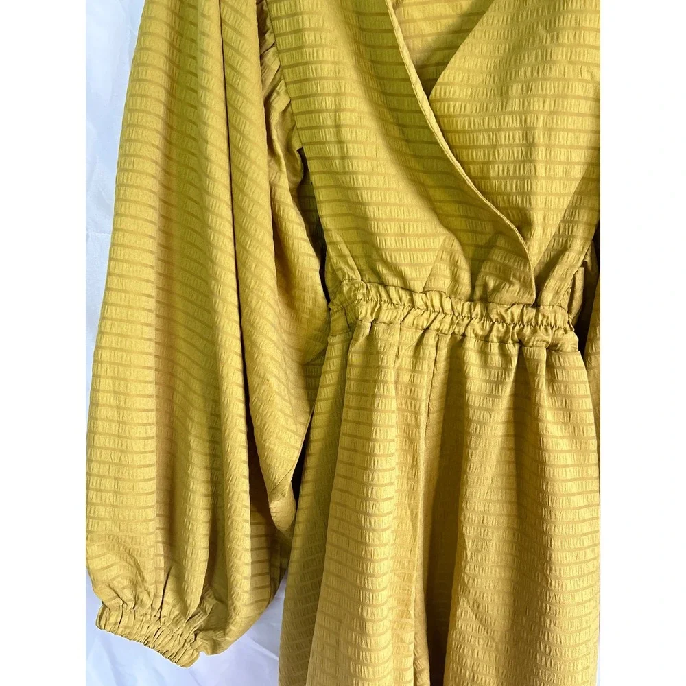 Boohoo‎ Mustard Yellow Textured Wrap Romper Balloon Sleeve Tie Waist